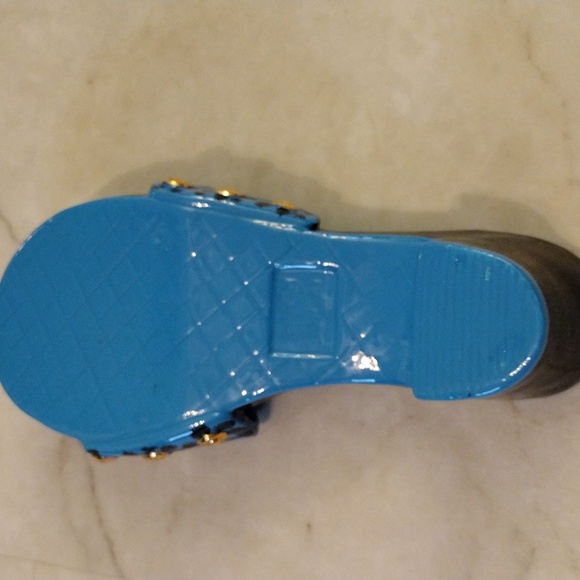 Diane's Happy Toes ceramic glass earth sandal candle holder. - Picture 6 of 11